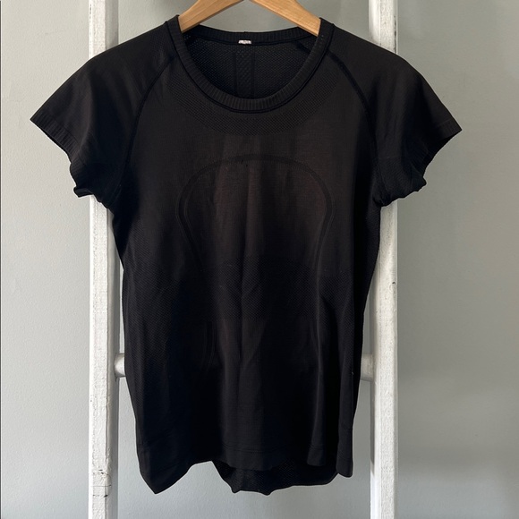 Lululemon Athletica Swiftly Classic Black Short-Sleeve Women's Tee medium - Picture 4 of 9